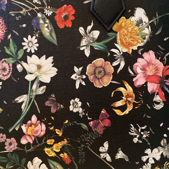 NWT Boutique Floral and Butterfly Print Large Dome Bag - Picture 3 of 11